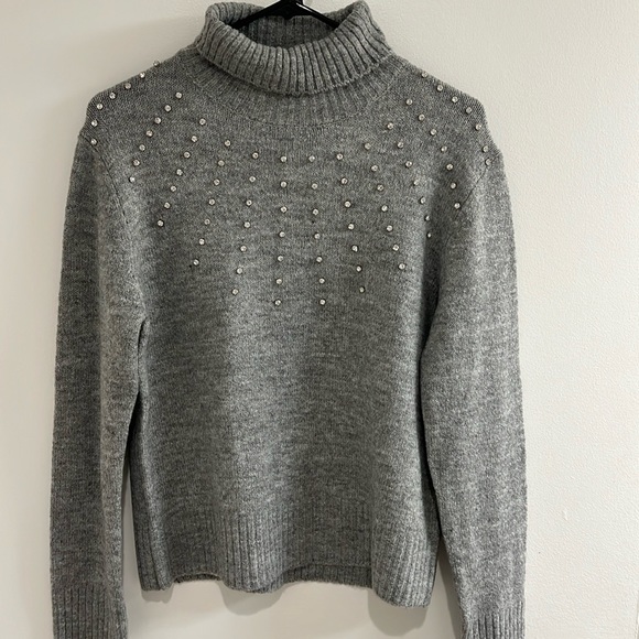 Sweaters - Grey turtleneck sweater with rhinestones